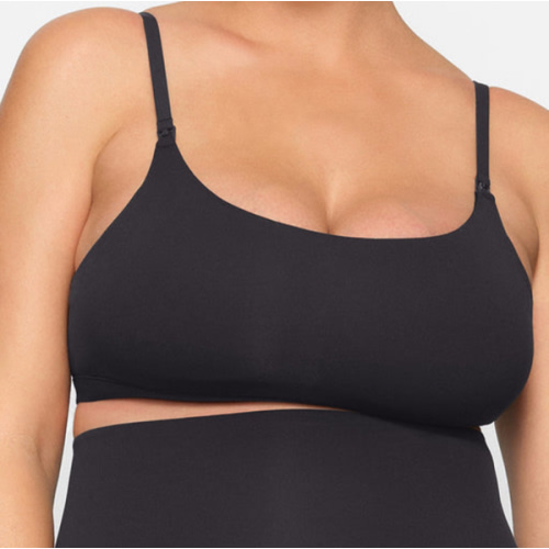 SKIMS FITS EVERYBODY MATERNITY PUMPING SCOOP BRALETTE | ONYX