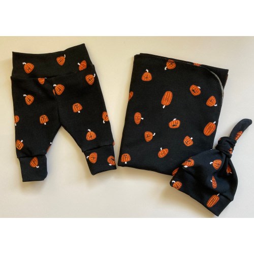 Pumpkin Glitter Gender Neutral Take Home Set. Fall Swaddle Blanket & Newborn Hat Set. Newborn Leggings. Baby Shower Gift. Newborn Photo Prop