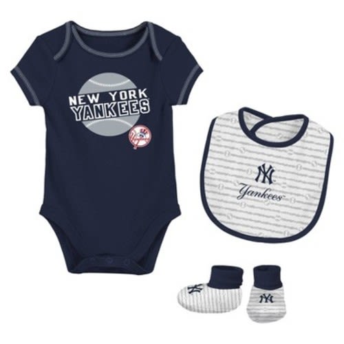 MLB New York Yankees Infant Boys' Layette Set, Size: 9M