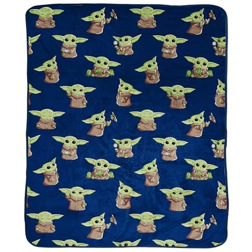 Jay Franco Star Wars The Mandalorian Plush Throw Blanket - Measures 50 x 60 Inches - Kids Super Soft Fleece Bedding Features Baby Yoda, Grogu