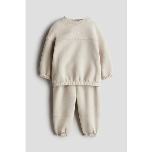 2-PIECE SWEATSUIT