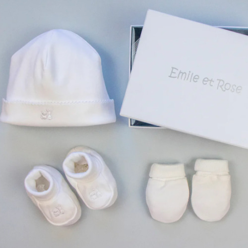 Unisex Baby Accessory Gift Set With Baby Hat Perfect Gift For New Parents