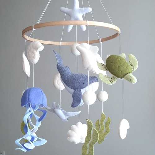 Ocean baby nursery mobile – Felt whale crib mobile boy – Under the sea mobile – Blue coastal mobile – jellyfish, sea turtle, shells mobile