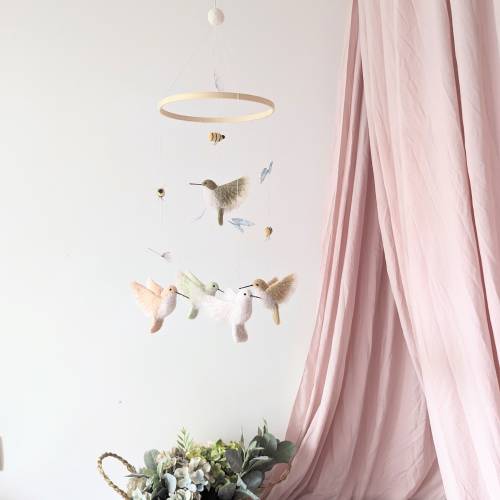 Hummingbird mobile, Hummingbird nursery, Flying bird mobile, Felt birds mobile, Garden crib mobile, Garden baby mobile, Tropical baby mobile