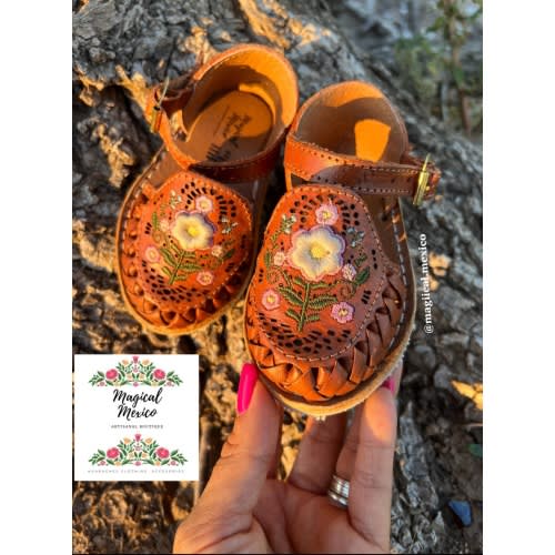 Huarache sandal baby girl/ Mexican sandals girl/ leather sandals girl/ Mexico huarache girl/ huaraches de niña/ baby sandals embroidered