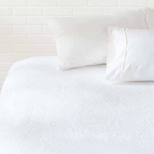 Amazon Basics Hypoallergenic Waterproof Fitted Mattress Protector Cover, King, White, 45.7 cm