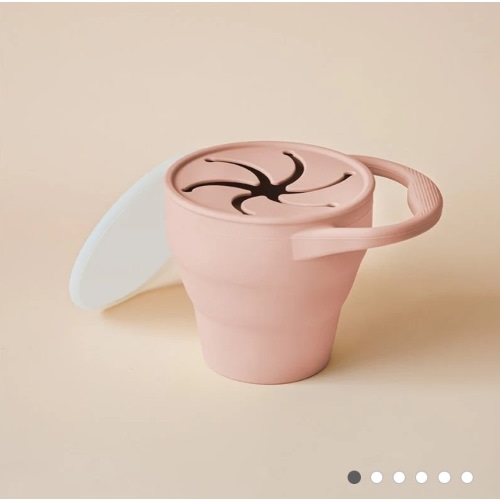 Silicone spill proof collapsible snack cup