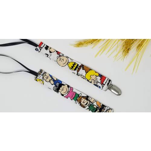 Peanuts Gang Pacifier Clip / Charlie Brown Binky Holder