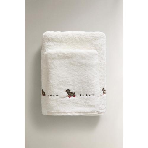 CHILDREN’S BATH TOWEL WITH DUCKLING APPLIQUÉS - Oyster-white | ZARA United States