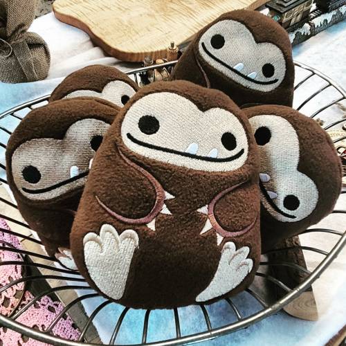 Baby Bigfoot Sasquatch Plush Toy Embroidered Stuffed Animal Gift for Kids Women and Men Soft Bigfoot Toy Cute Cuddle Decoration Mother’s Day