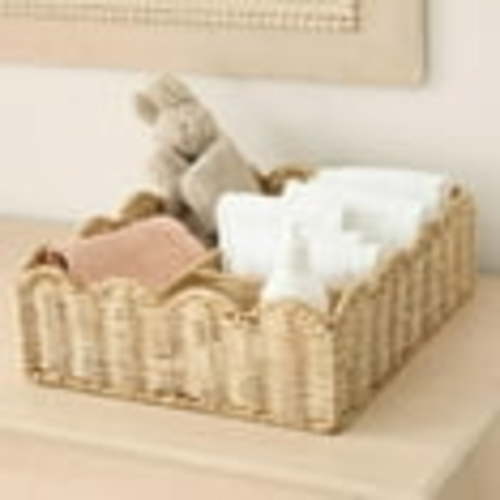 Rattan Divided Scalloped Basket,Wicker Diaper Caddy Scalloped Baske,Woven Natural Basket with 4 Dividers,Suitable for Baby Rooms, Bathrooms, Bedrooms (Rattan)