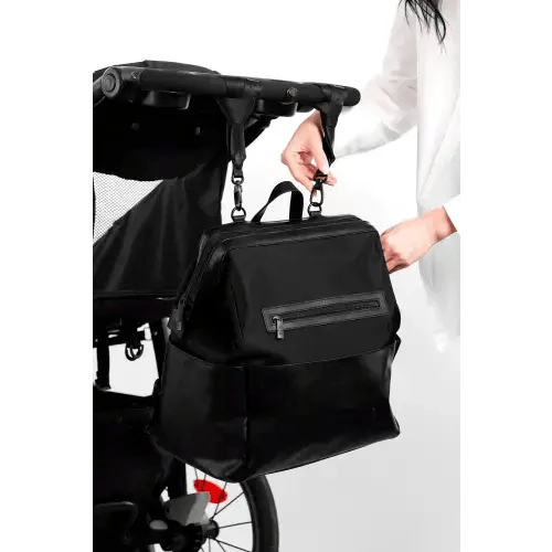 BÉIS 'The Diaper Backpack' in Black - Black Diaper Bag & Diaper Backpack