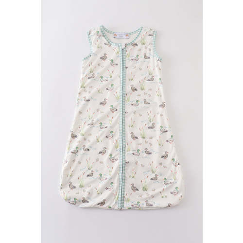 Sage duck baby gown – HoneyBean