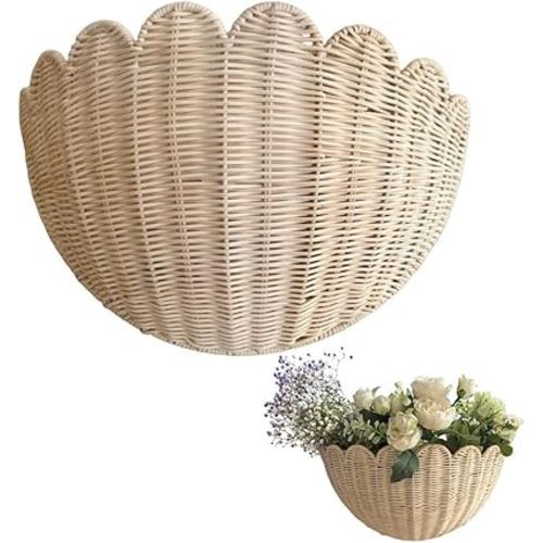 Scalloped Wall Basket, Handwoven Rattan Hanging Wall Basket with Scalloped Edge - Natural Wicker Wall Decor for Home, Nordic Style Woven Storage Organizer for Keys, Toys, Sundries (15.7*6.7*9.8inch)