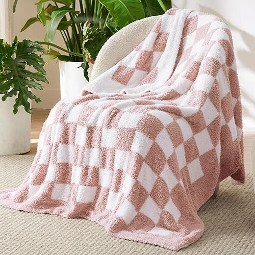 Bedsure Super Soft Knit Throw Blanket - Warm Cozy Reversible Checkerboard Pink Blanket, Fluffy Fuzzy Plush Lightweight Print Blanket for Couch Sofa Bed (50" x 60")
