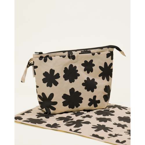 Quick Change Kit Bag Diaper Clutch Baby Bag With Changing Mat | Cream Chamomiles - Storq by Kindred Bravely