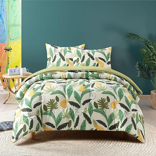 Heritage Kids Easy Wash Ultra Soft and Cozy Microfiber Printed Comforter Set with Comforter and Sham - Jungle - Twin