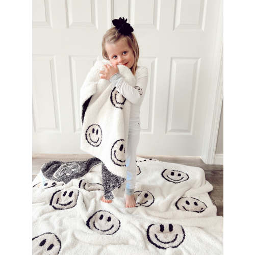Neutral Smiley | Plush Blanket | Baby