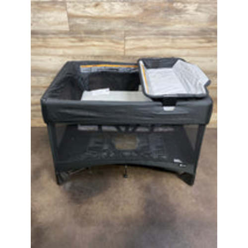 4moms Breeze Plus Playard