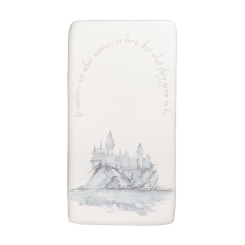 Harry Potter™ Hogwarts™ Picture Perfect Organic Crib Fitted Sheet | Pottery Barn Kids