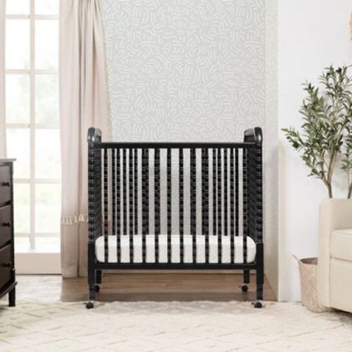 DaVinci Jenny Lind 3-in-1 Convertible Mini Crib - White