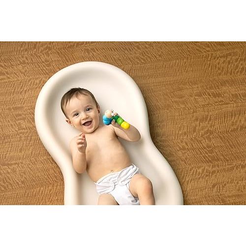 Keekaroo Peanut Changer Baby Vanilla– The Original Made in USA Easy-to-Clean Changing pad and The only Shell Over Foam, Fully Water Repellant