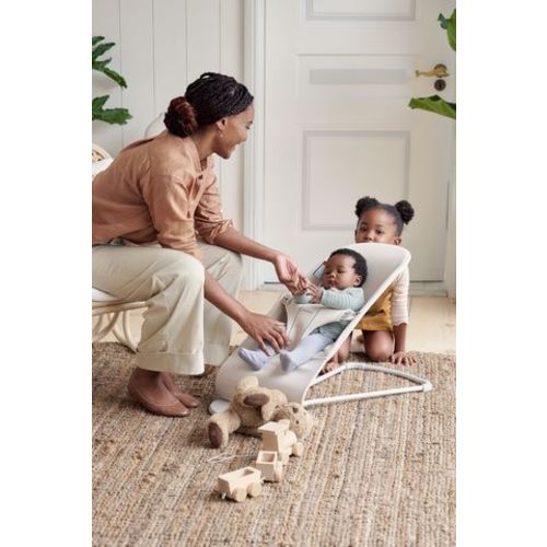 Bouncer Bliss—cozy for your newborn | BabyBjörn