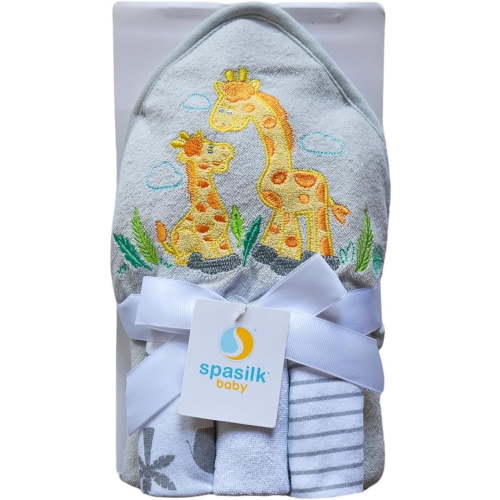 Spasilk Hooded Bath Towel and Washcloths Set for Newborns, 1 Soft Terry Baby Towel and 3 Baby Washcloths, Baby Essentials, Ideal Baby Shower Gifts, One Size, Gray Giraffe