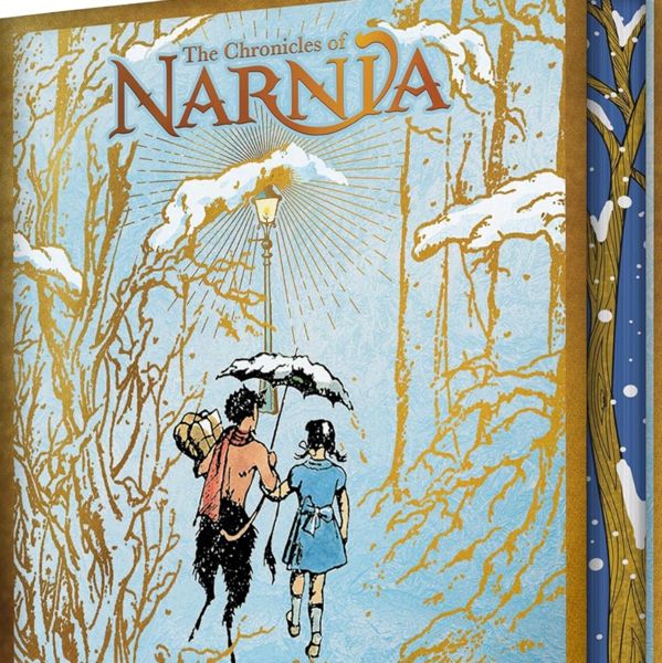 The Lion, the Witch and the Wardrobe Deluxe Collector’s Edition: The Epic Classic Fantasy Now Available in a Special Edition with Snowy Printed Edges (The Chronicles of Narnia, 2)