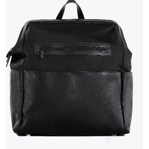 BÉIS 'The Diaper Backpack' in Black - Black Diaper Bag & Diaper Backpack