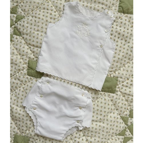 Edgehill Collection x Kristin Ellen Hockman Baby Girls Newborn-24 Months Linnea Scalloped Diaper Set