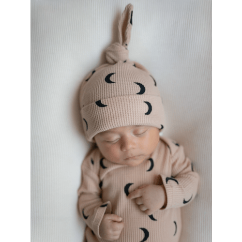 Organic Waffle Knot Beanie, Tan/Black Moon