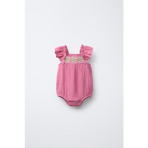 TEXTURED CROCHET FLOWER ROMPER - Fuchsia | ZARA United States
