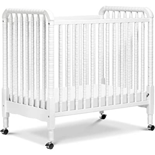 DaVinci Jenny Lind 3-in-1 Convertible Mini Crib in White, Removable Wheels, Greenguard Gold Certified