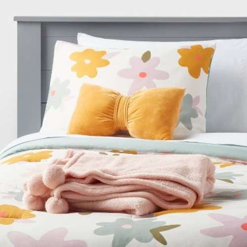 Floral Value Multi-Piece Kids' Bedding Set - Pillowfort™, Size: Twin