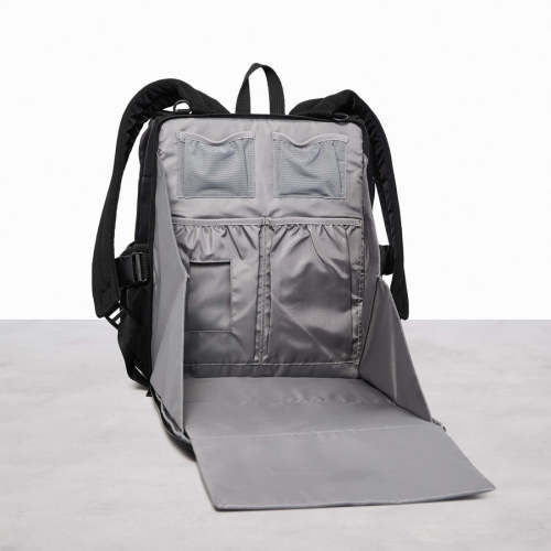 BÉIS 'The Ultimate Diaper Backpack' in Black - Diaper Bag & Diaper Backpack