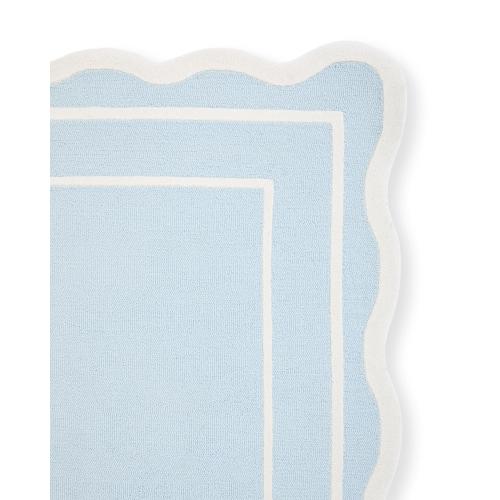 Scallop Border Rug