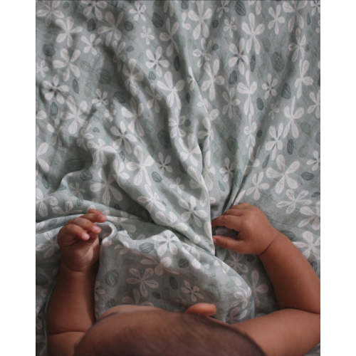 Hinahina Muslin Swaddle
