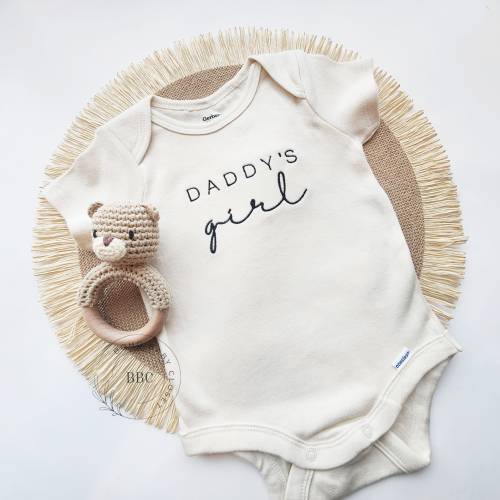 Embroidered Daddy&#39;s Girl Onesie® Brand, Hello Daddy Bodysuit, Natural Baby Onesie® Pregnancy Announcement to Husband, Family, Mom Dad 115