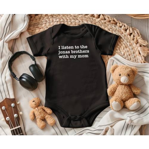 I Listen to Jonas Brothers With My Mom Baby Onesie®, Pop Music Baby Shower Idea, Gender Neutral Baby Gift, Boy Bands Baby Bodysuit