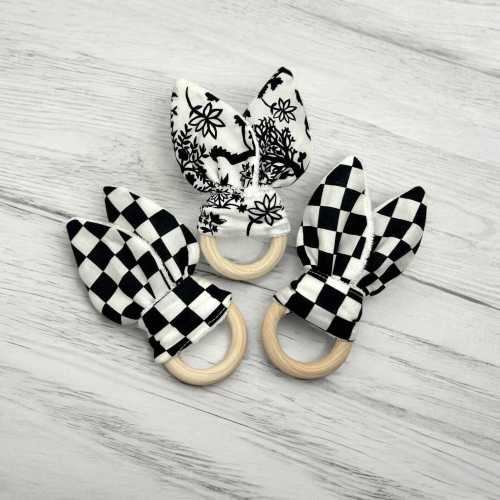 Black and White High Contrast Baby Toys/Chrismas Gift for a New Baby/Baby Shower Sensory Gift/Bunny Teether w/Wooden Ring/Baby and Mama Gift