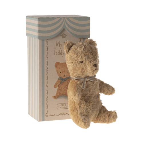 My first teddy - Sand