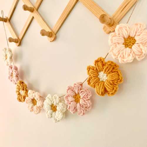 Daisy Garland, Daisy Bedroom Decor, Daisy Nursery Garland, Boho Girl Nursery, Dopamine Decor, Daisies Flower Garland, Toddler Room Decor