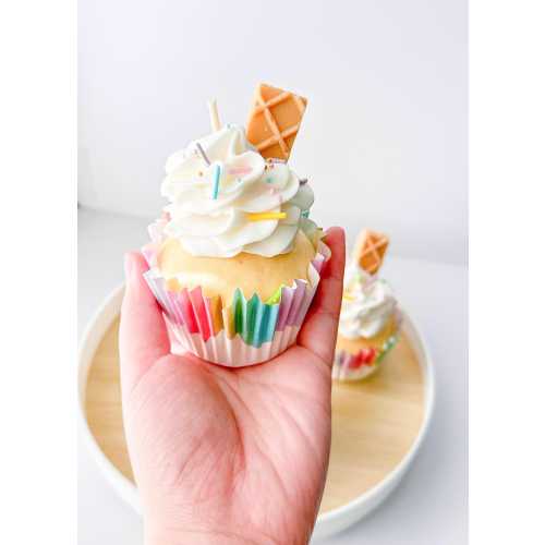 Cupcake Candle, Vanilla Candle, Food Candles, Cake Candle, Dessert Candles, Best Friend Gift, Birthday Gift, Unique Candle, Cute Candle