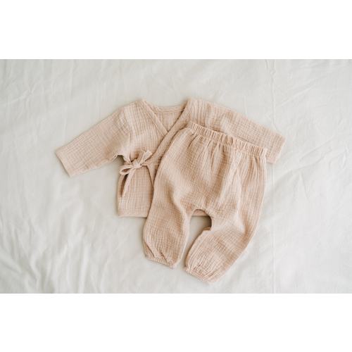 Newborn Coming Home Outfit: Muslin Shirt and Pants. Gender Neutral Baby Clothes. Organic Cotton Kimono from 0 to 6 months