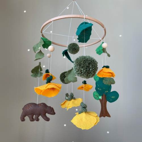 Lovely California Symbol Baby mobile with a bear, poppies and redwood, felt and embroidery Personalized