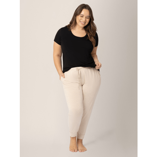 Everyday Maternity & Nursing T-shirt | Black Classic– Kindred Bravely