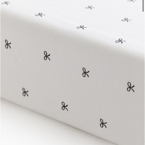 FITTED BOW CRIB SHEET (2)