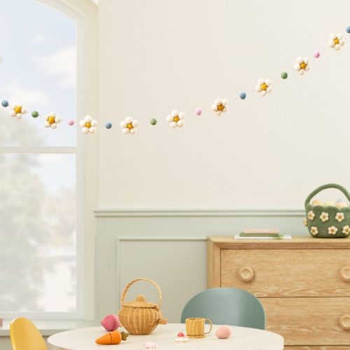 Pom-Pom & Daisy Felt Garland