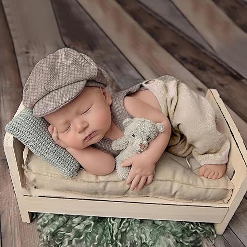 Newborn Photography Outfits Boy Baby Boy Photoshoot Set 2Pcs Baby Photography Props Newborn Gentleman Suit Photography Outfits Boy Suspender Pants with Beret 0-3 Months (Beige)